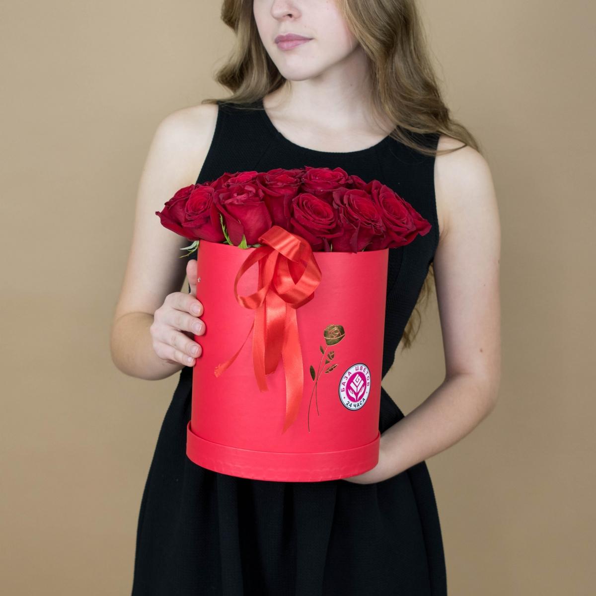 Розы красные в шляпной коробке №: 2288